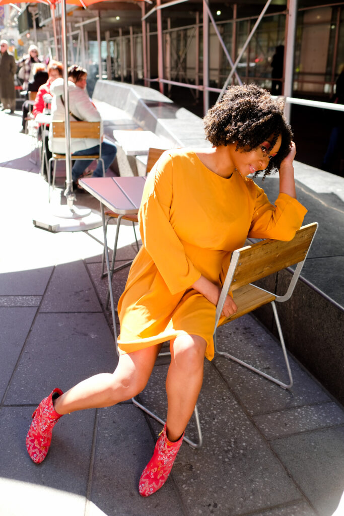 red boots-mustard dress-curlytexture- o40 years old-topshop dress-redmakeup