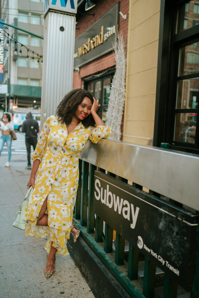 nyc subway-floral dress-rockstuds-fallfashion