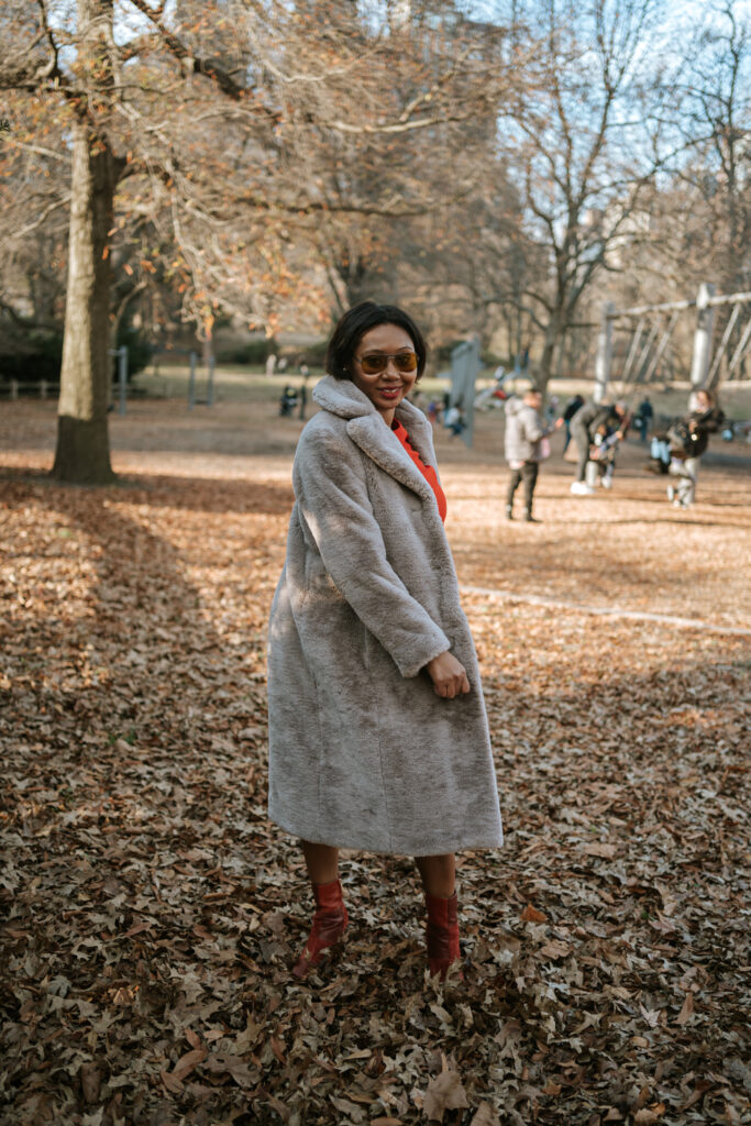 fauxfur-beige-central park-red-redboots-nye-resoulutions